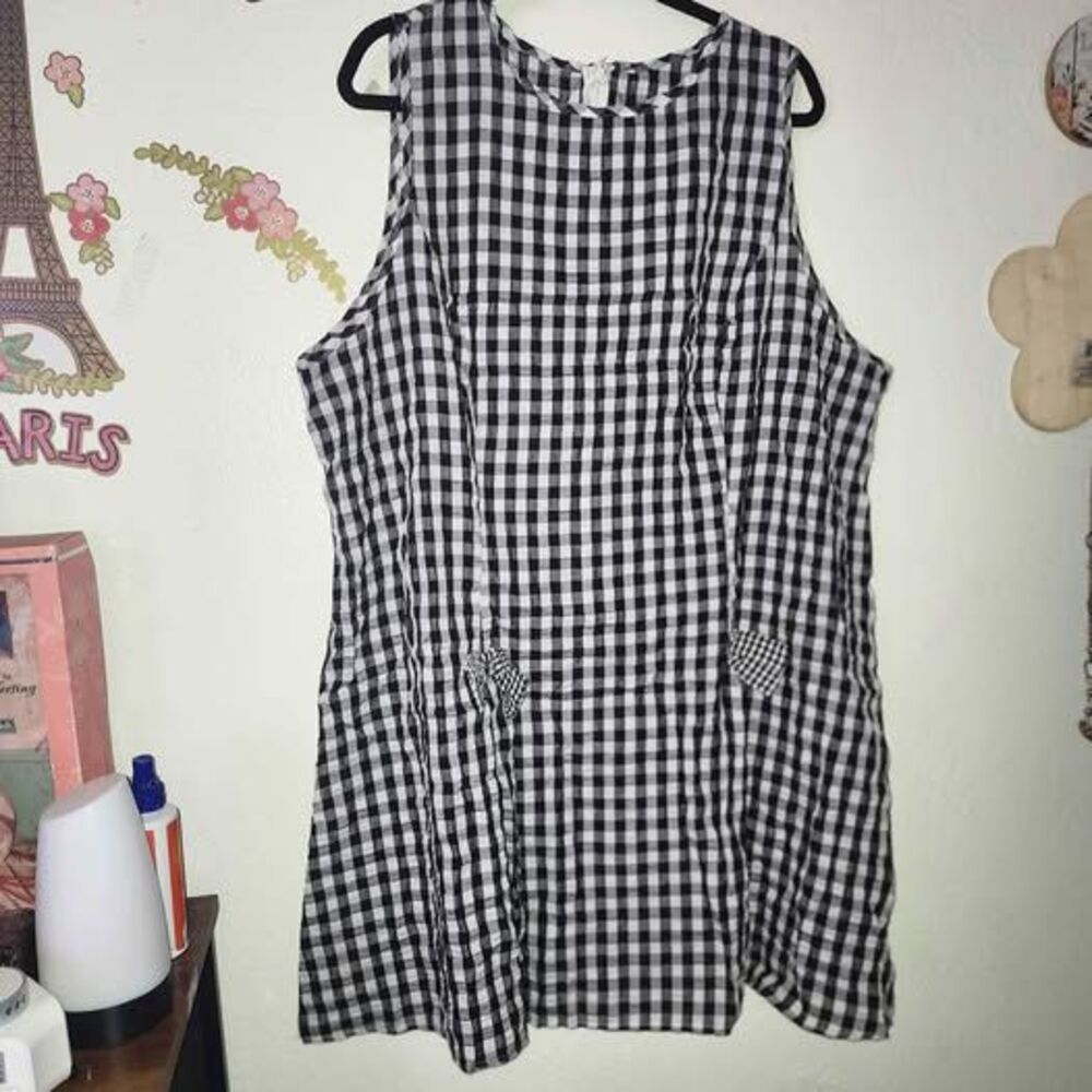 Black and White Lightweight Gingham Seersucker Dress with Bow Accents 4XL